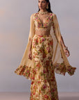 Naira Cape Set