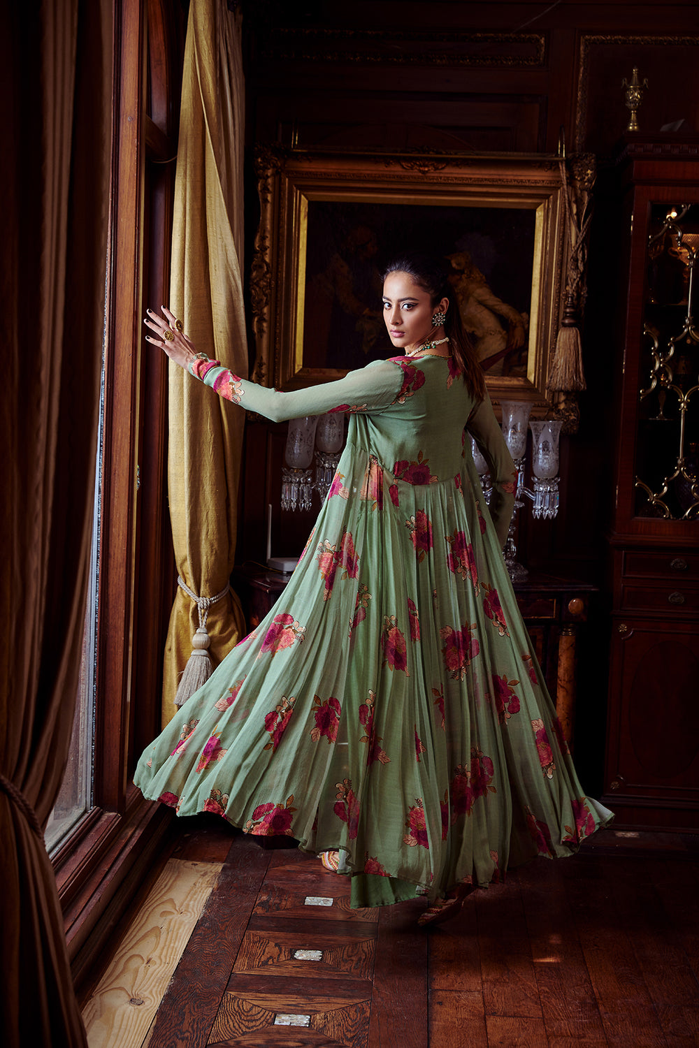 Mihira Cape With Bustier & Palazzo Pants