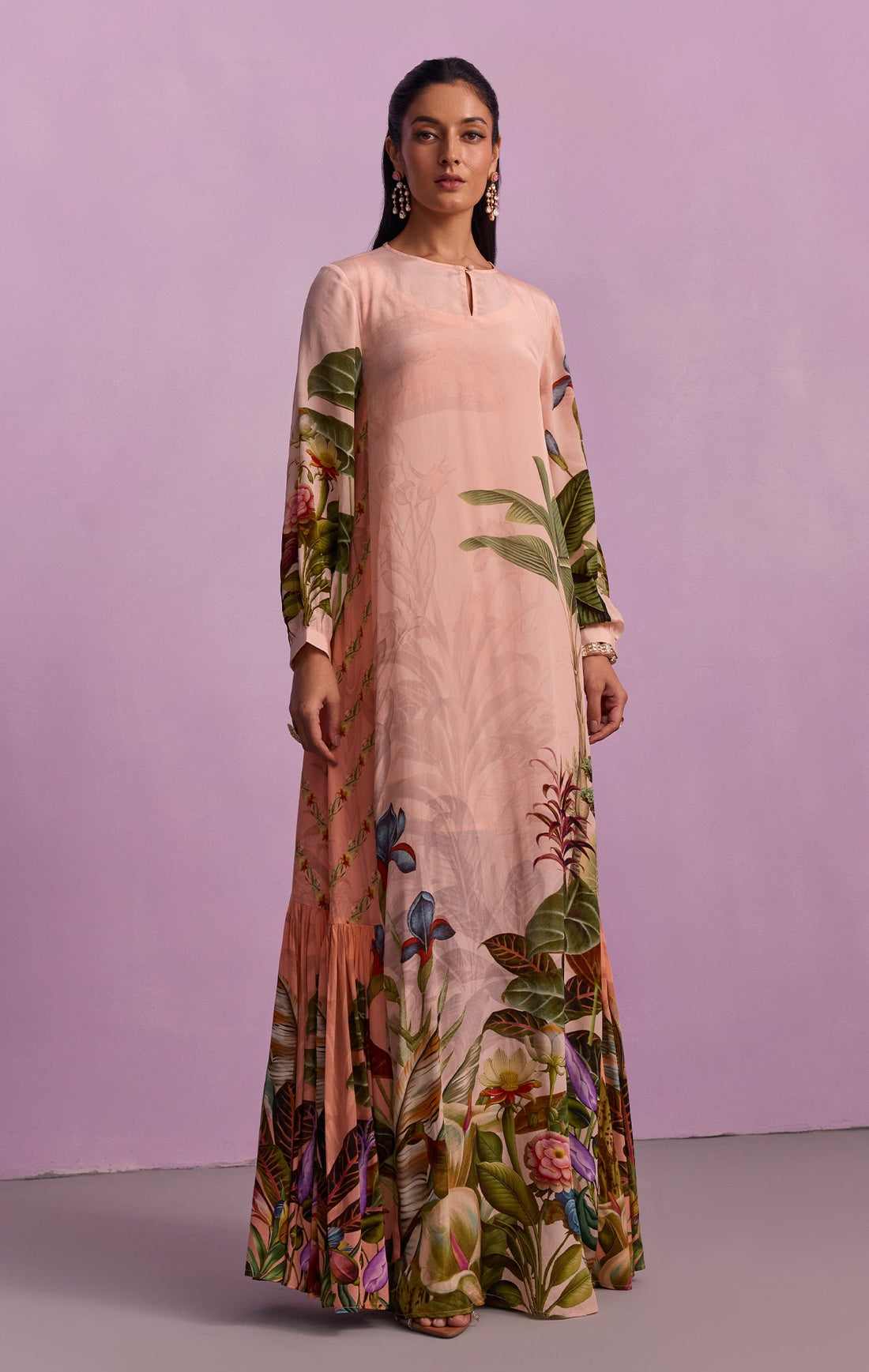 Aina Jalabiya: A Relaxing Style with Worldly Flair
