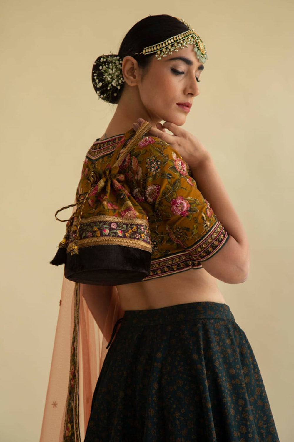 Victorian Jhaorkha Design Potli
