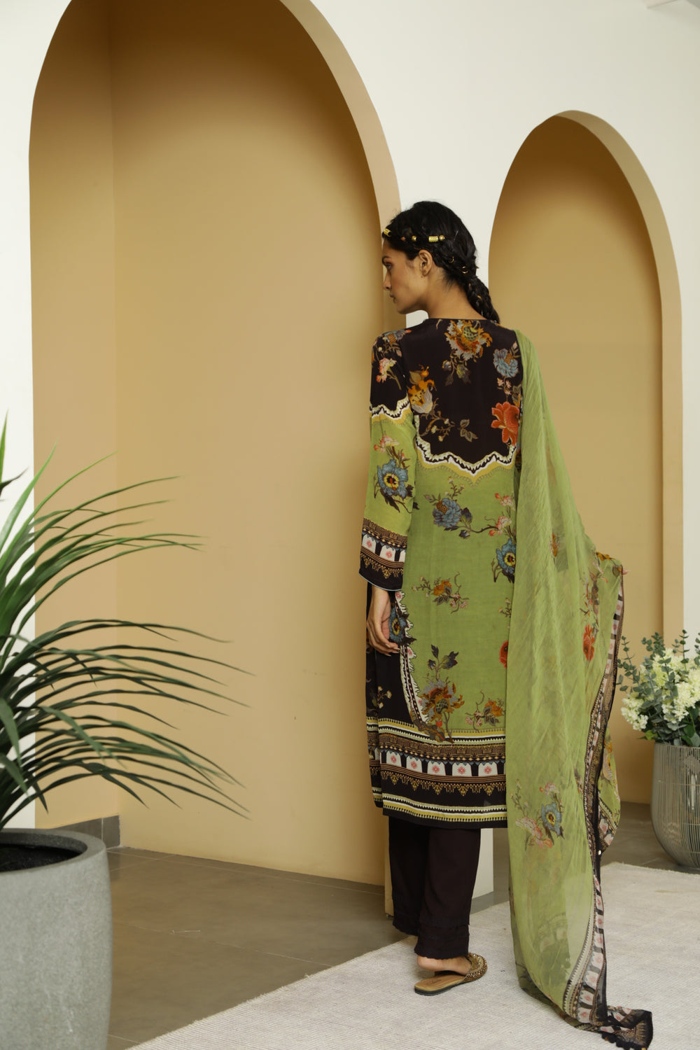 Fahreen Suit Set