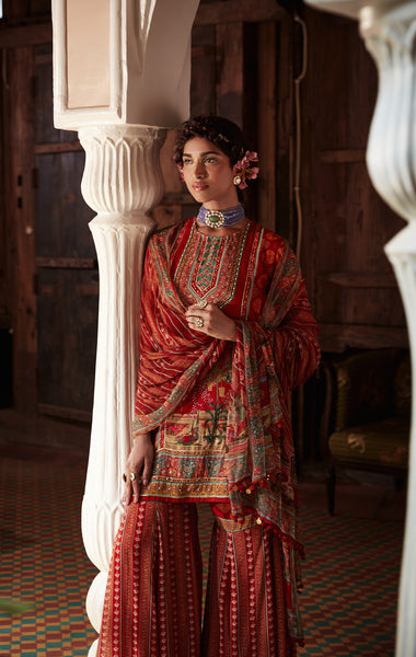 House of Misu in Siah Gharara Set