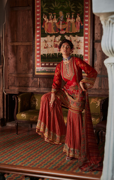 House of Misu in Siah Gharara Set