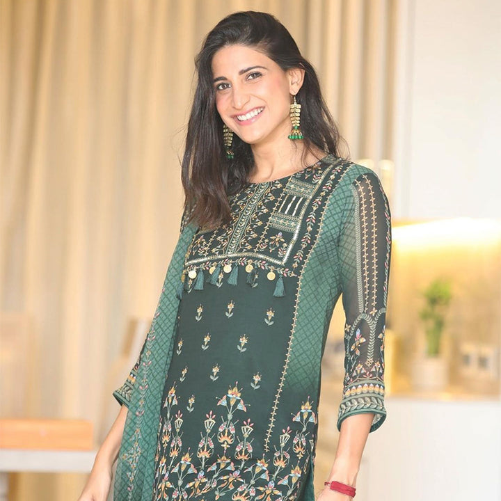 AAHANA KUMRA