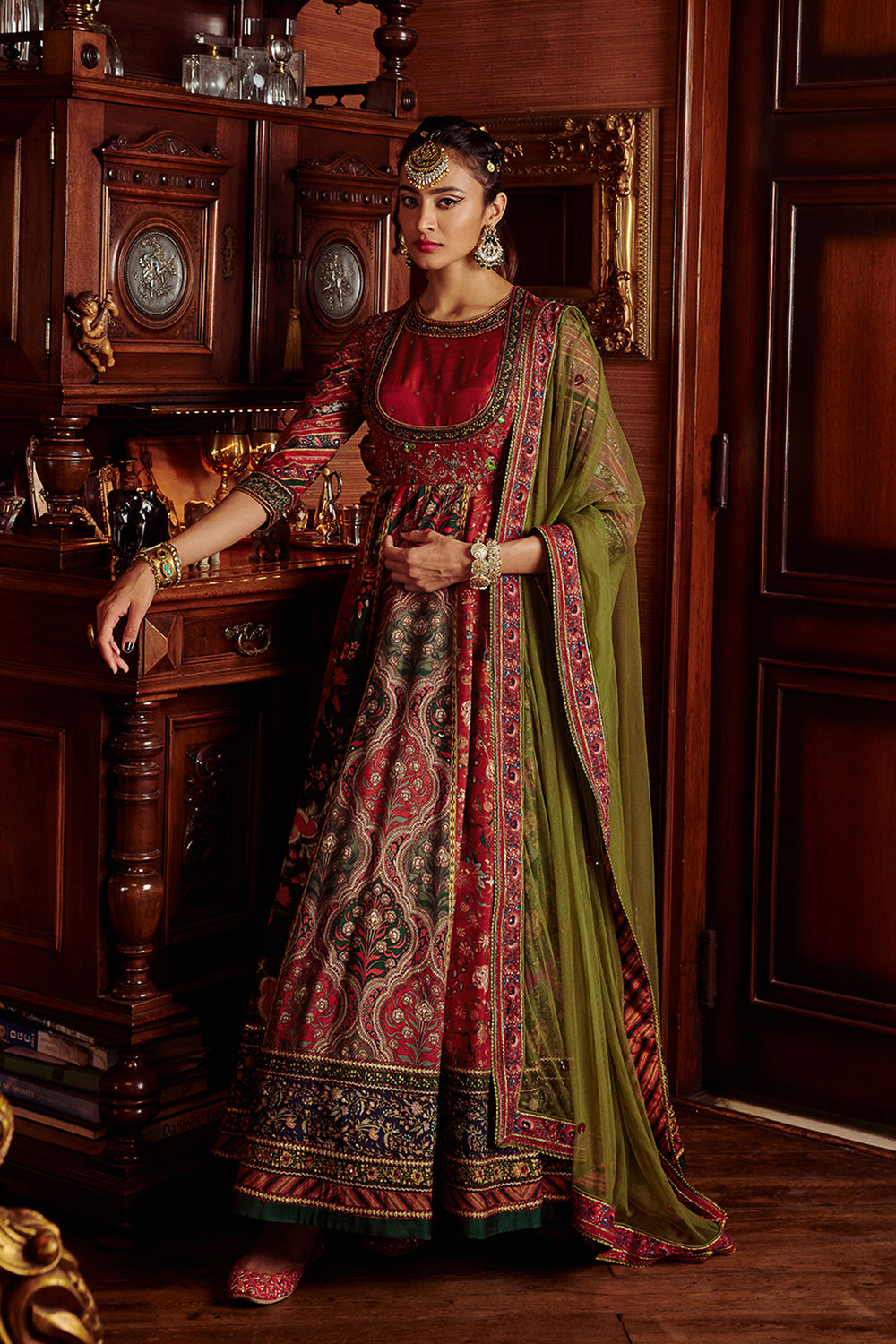 Ahilya Anarkali Set